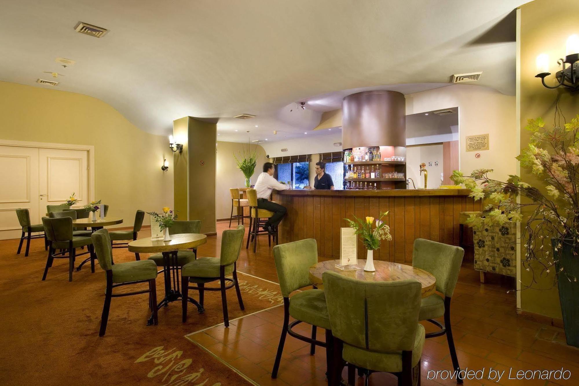 プリマ パーク ホテル エルサレム レストラン 写真